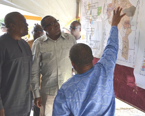 Ghanaian Vice President John Dramani Mahama presents the new national policy on naming streets and addressing property, April 28