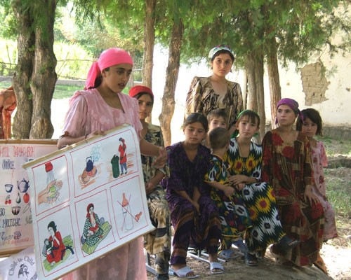 Community health educators share information on children’s health and nutrition.