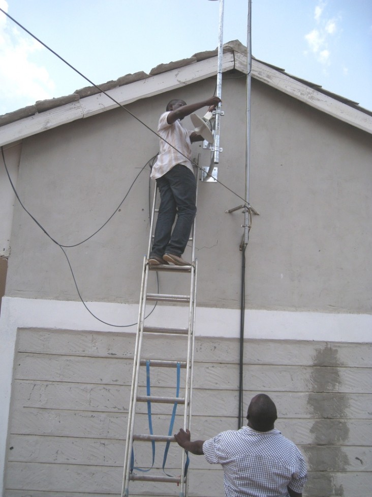 A DadaabNet team installs connectivity at the World Food Program, Dadaab.