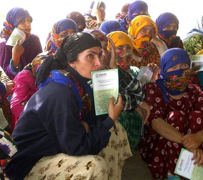 Female farmers in Tajikistan are hosting USAID-sponsored get-togethers to overcome endemic corruption and start their own farms.