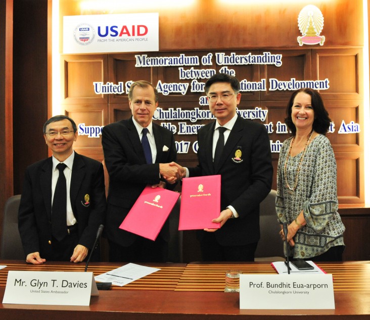 U.S. Ambassador to Thailand Glyn T. Davies attends a memorandum of understanding signing between USAID and Chulalongkorn University to collaborate on renewable energy planning and policy development in the Lower Mekong region.