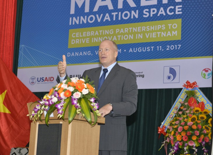 USAID/Vietnam Deputy Mission Director Craig Hart speaks at the event.