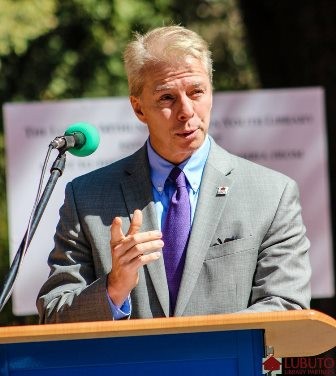 U.S. Ambassador to Zambia Eric Schultz speaking at the opening of the Lubuto Mthunzi American Youth Library in Lusaka