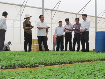 Provincial leaders on one of many visits to Ecofarm to ensure any obstacles were resolved within their power.