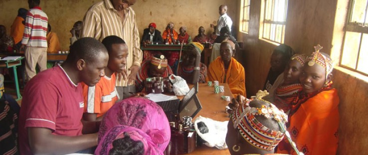 Kenyan pastoralists learn about livestock insurance.