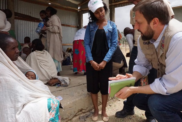 During a visit to a health post in Hawzien Woreda, USAID Office of Foreign Disaster Assistance Director Jeremy Konydnyk and the Disaster Assistance Response Team talked with mothers of young malnourished children about the severity of the drought. USAID partner GOAL is working with health extension workers to address community-based management of acute malnutrition.