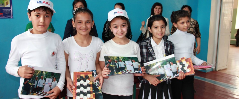 100 Tashkent school students 